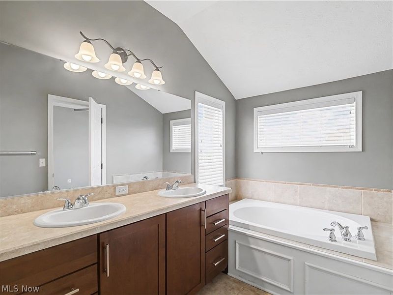 5820 Red Rock Court, Seven Hills, OH 44131 Photo 30