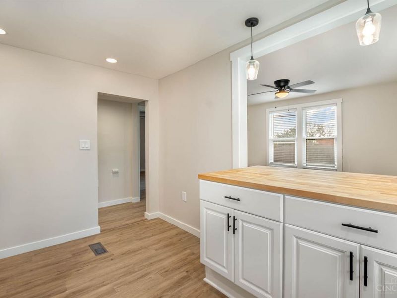 5351 Chapman, Cincinnati, OH 45227 Photo 3