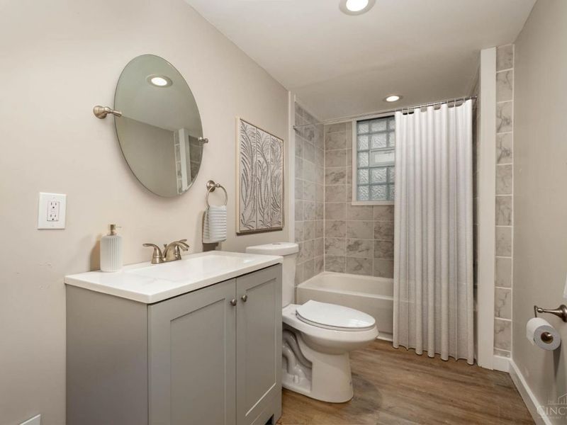 5351 Chapman, Cincinnati, OH 45227 Photo 8
