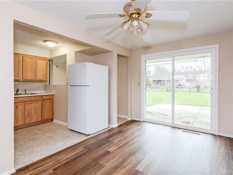 6402 Chippingdon Drive, Huber Heights, OH 45424 Photo 10