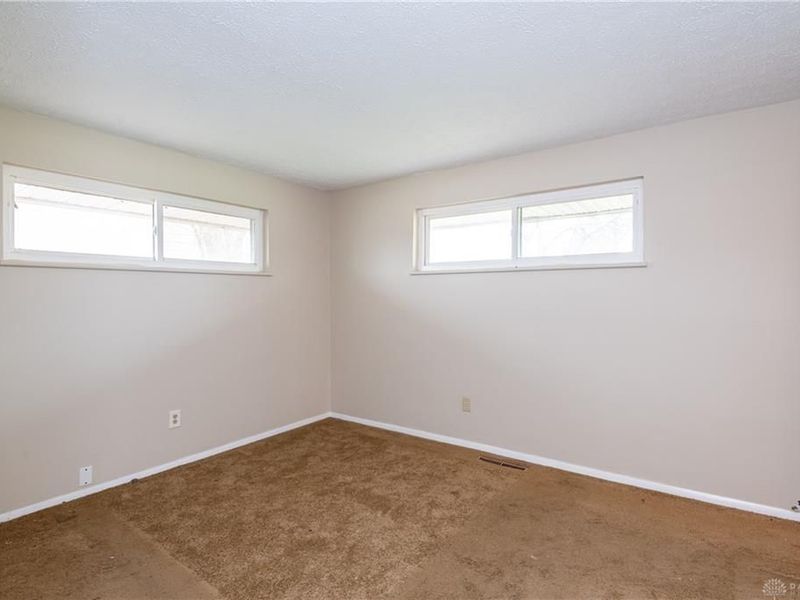 6402 Chippingdon Drive, Huber Heights, OH 45424 Photo 17