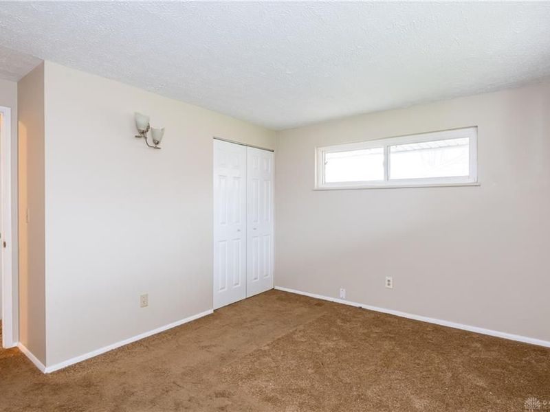 6402 Chippingdon Drive, Huber Heights, OH 45424 Photo 18