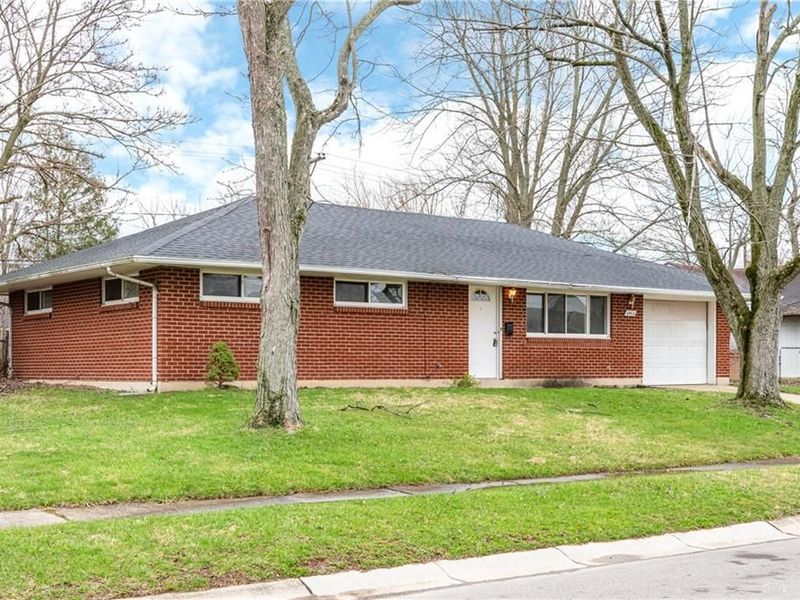 6402 Chippingdon Drive, Huber Heights, OH 45424 Photo 3