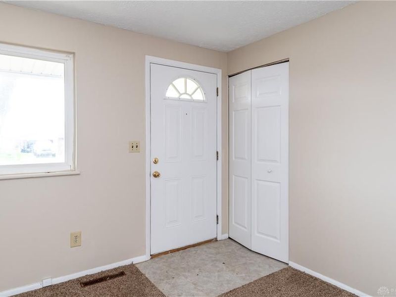 6402 Chippingdon Drive, Huber Heights, OH 45424 Photo 4