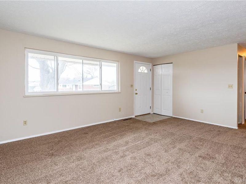 6402 Chippingdon Drive, Huber Heights, OH 45424 Photo 6