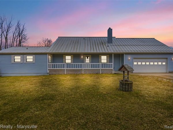 5265 Smiths Creek Road, Kimball Twp, MI 48074