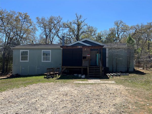 111 Road Runner LN, Bastrop, TX 78602