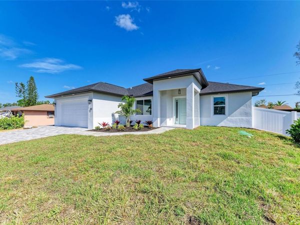 380 HOLLY ROAD , VENICE, FL 34293