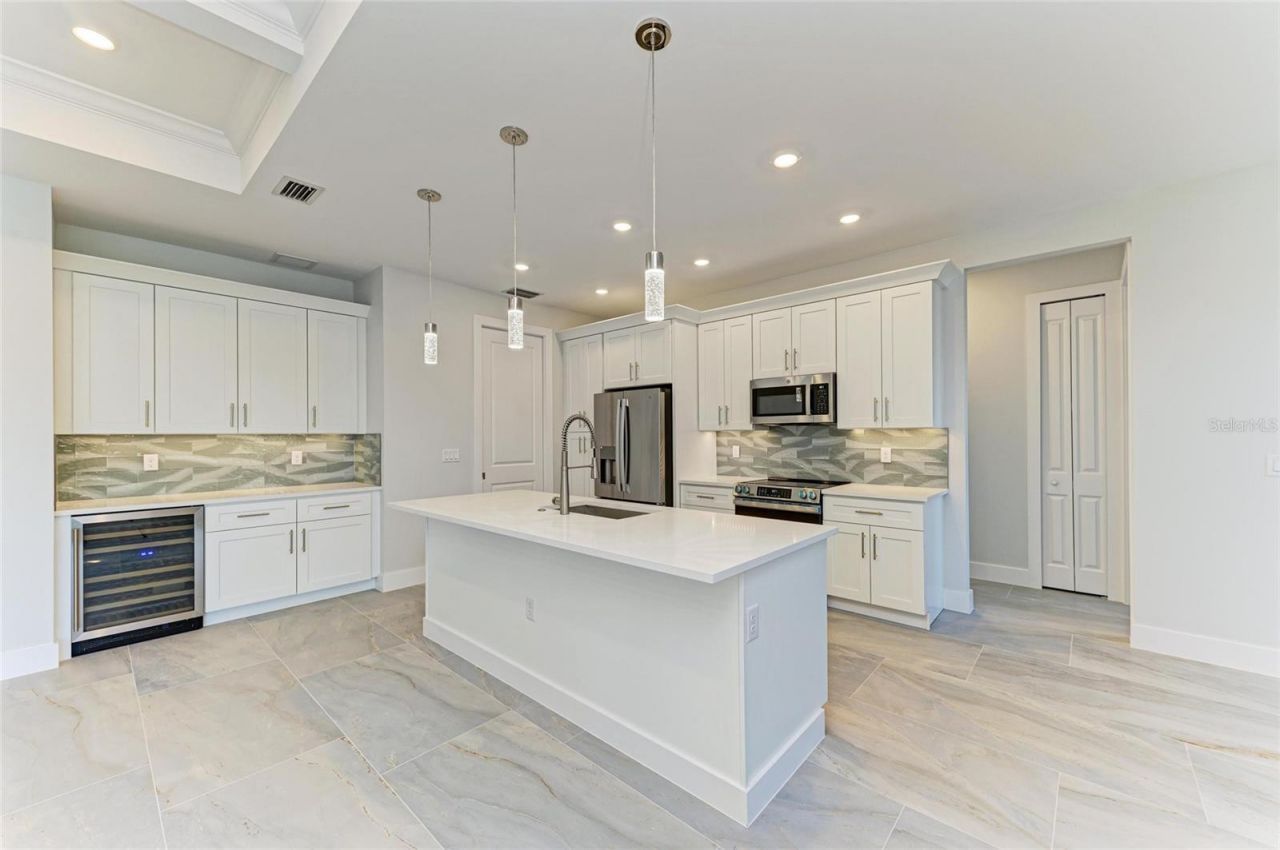 380 Holly Road , Venice, FL 34293 Photo