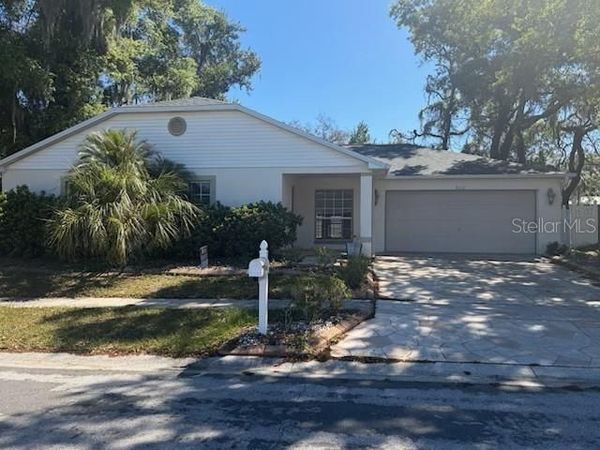 8512 QUEEN BROOKS COURT , TEMPLE TERRACE, FL 33637