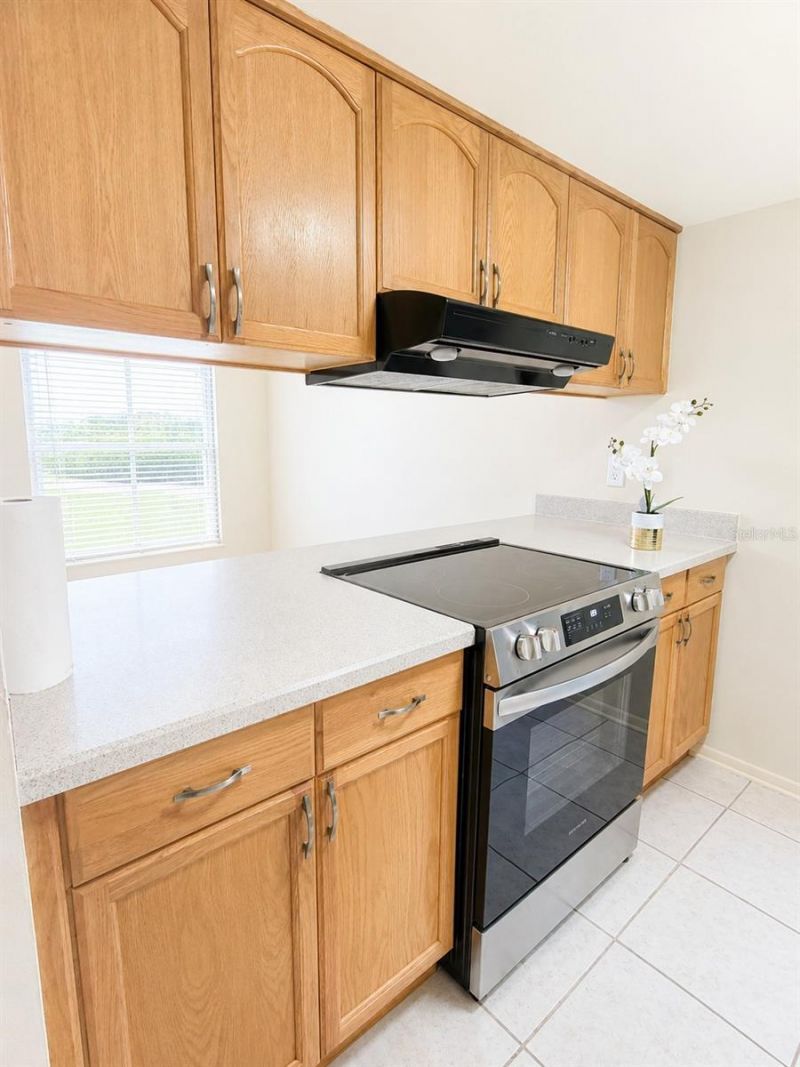 1044 82nd Terrace N, Unit 1044D, Saint Petersburg, FL 33702 Photo