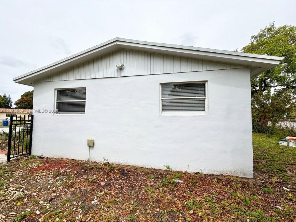 2251 NW 180th Ter, Miami Gardens, FL 33056 Photo