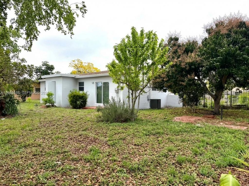 2251 NW 180th Ter, Miami Gardens, FL 33056 Photo