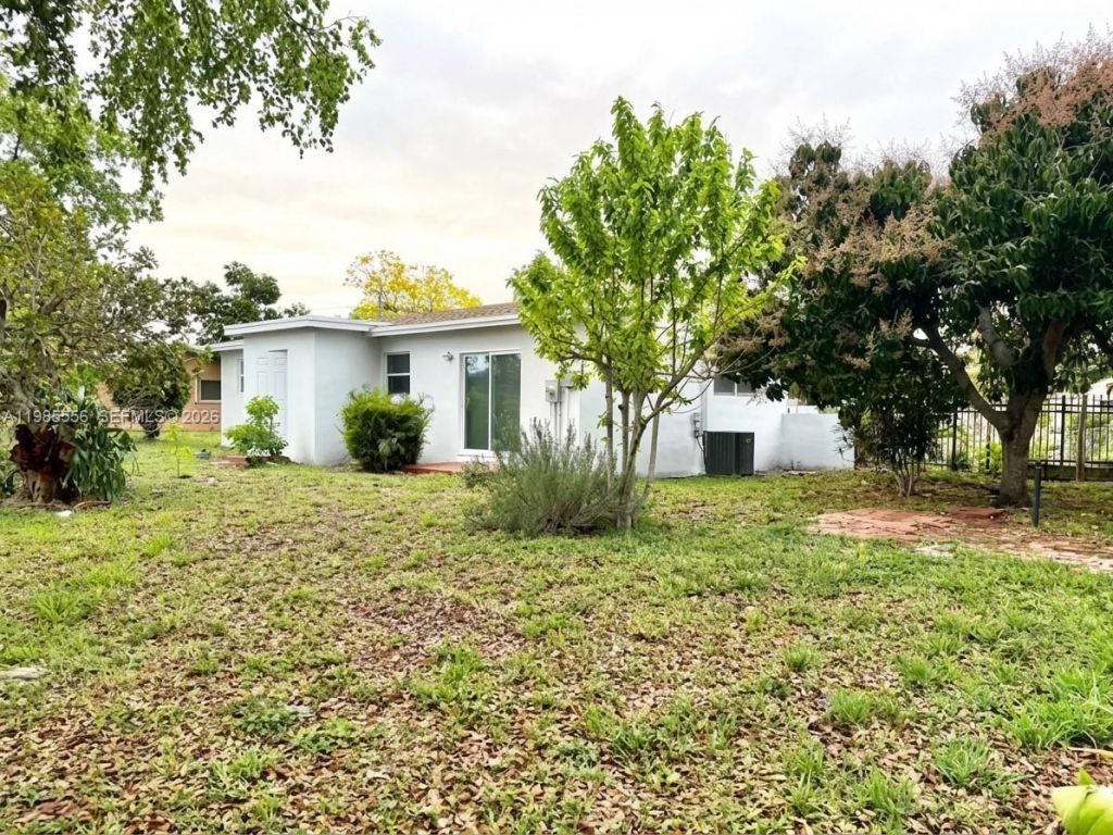 2251 NW 180th Ter, Miami Gardens, FL 33056 Photo