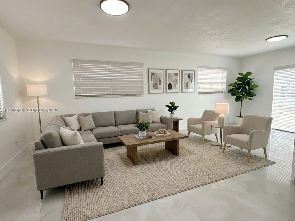 2251 NW 180th Ter , Miami Gardens, FL 33056 Photo