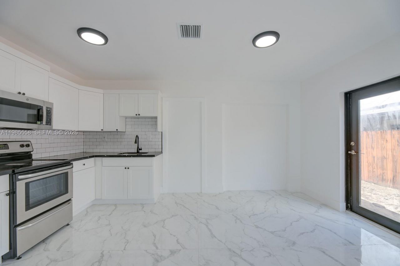 650 E 65th St , Unit 1, Hialeah, FL 33013 Photo