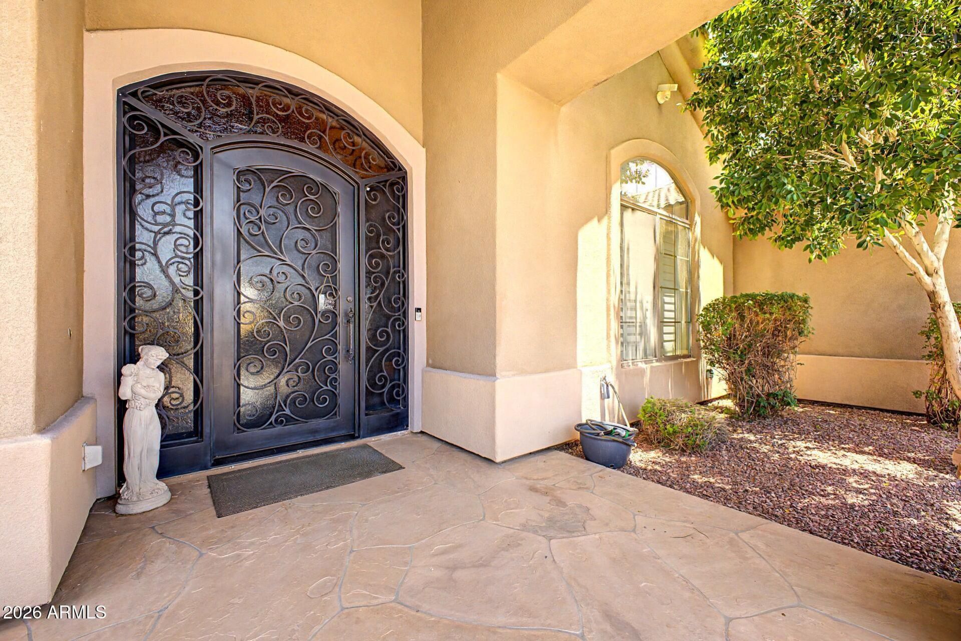 8010 W BELMONT Avenue, Glendale, AZ 85303