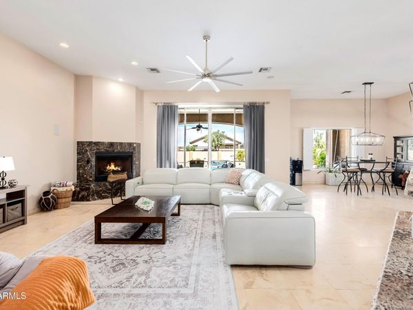 8010 W BELMONT Avenue, Glendale, AZ 85303