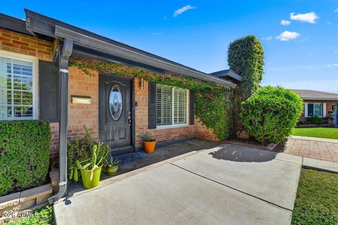 5641 N 8TH Drive Phoenix, AZ 85013