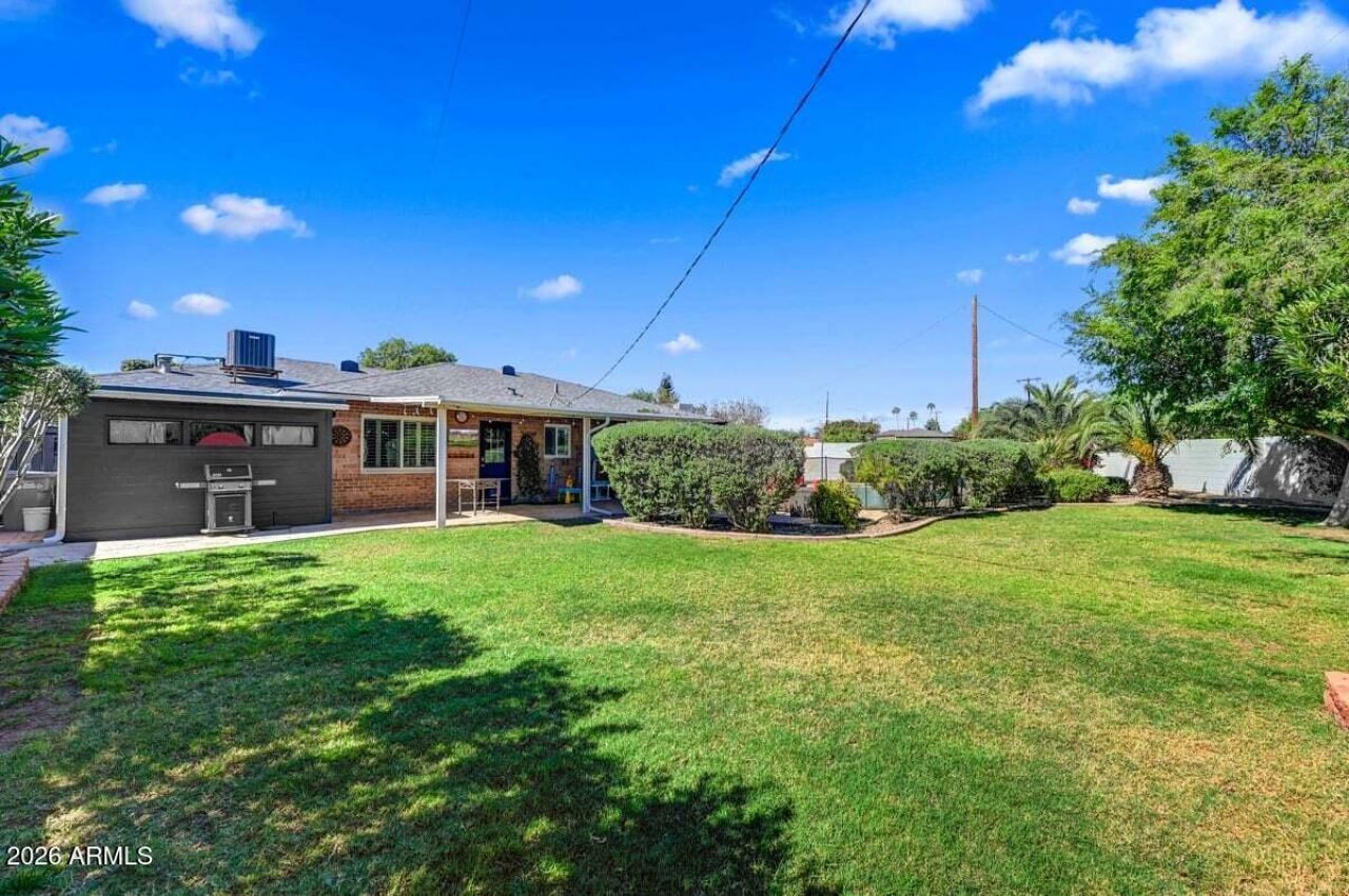5641 N 8TH Drive Phoenix, AZ 85013