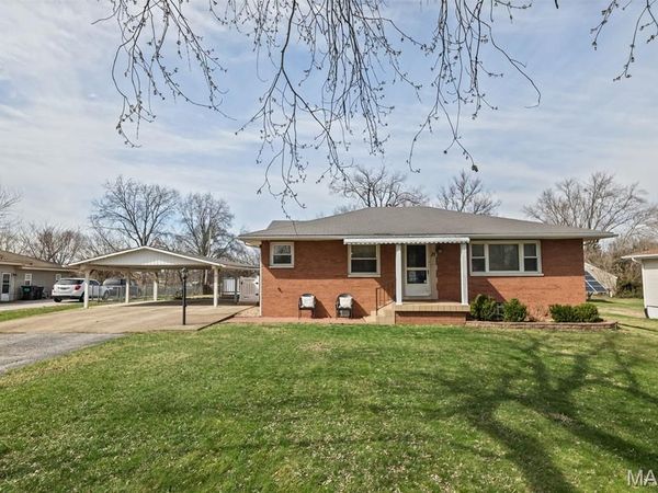 22 Lexington Drive , Fairview Heights, IL 62208