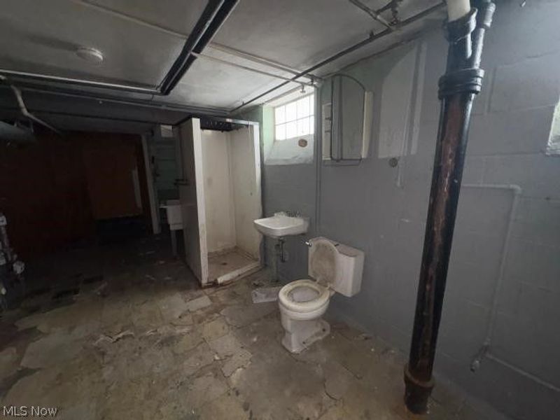 12008 Buckingham Avenue, Cleveland, OH 44120 Photo 12