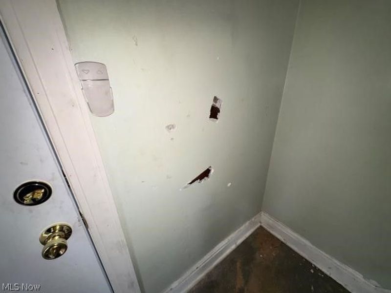 12008 Buckingham Avenue, Cleveland, OH 44120 Photo 16