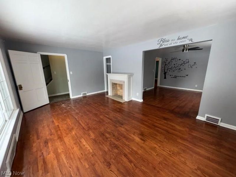 12008 Buckingham Avenue, Cleveland, OH 44120 Photo 18