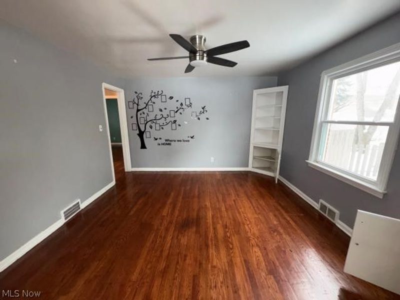 12008 Buckingham Avenue, Cleveland, OH 44120 Photo 19