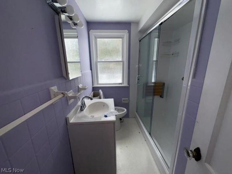 12008 Buckingham Avenue, Cleveland, OH 44120 Photo 23