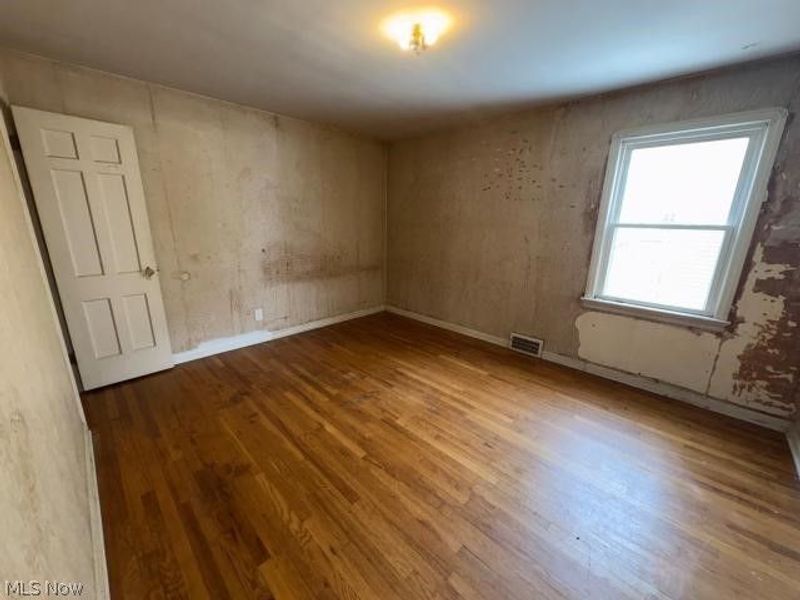 12008 Buckingham Avenue, Cleveland, OH 44120 Photo 25