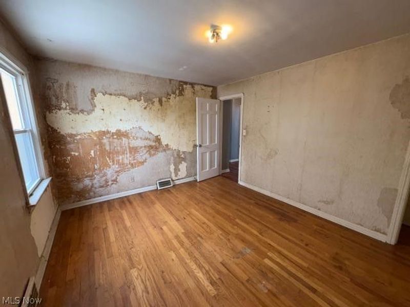 12008 Buckingham Avenue, Cleveland, OH 44120 Photo 26