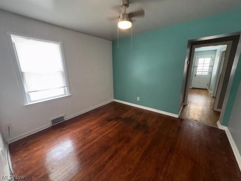 12008 Buckingham Avenue, Cleveland, OH 44120 Photo 27