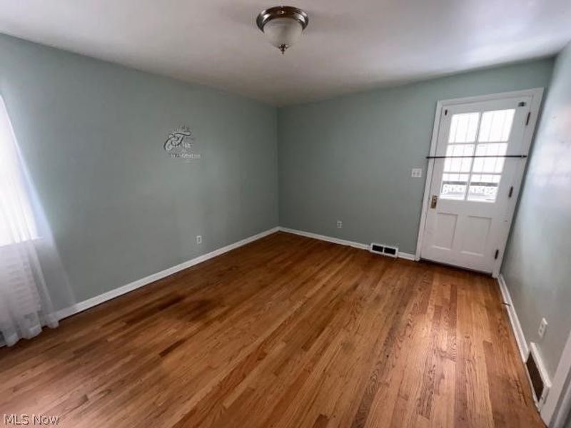 12008 Buckingham Avenue, Cleveland, OH 44120 Photo 29