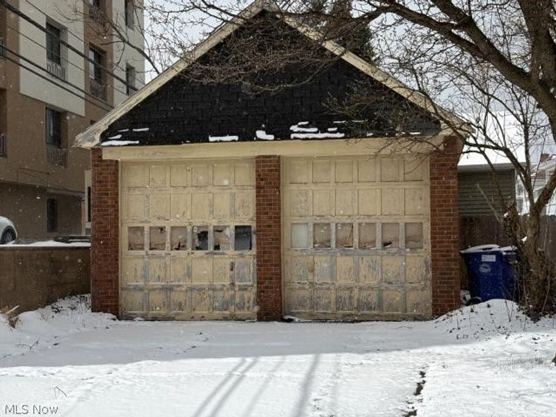 12008 Buckingham Avenue, Cleveland, OH 44120 Photo 3