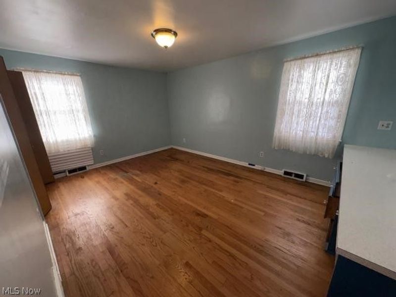 12008 Buckingham Avenue, Cleveland, OH 44120 Photo 31