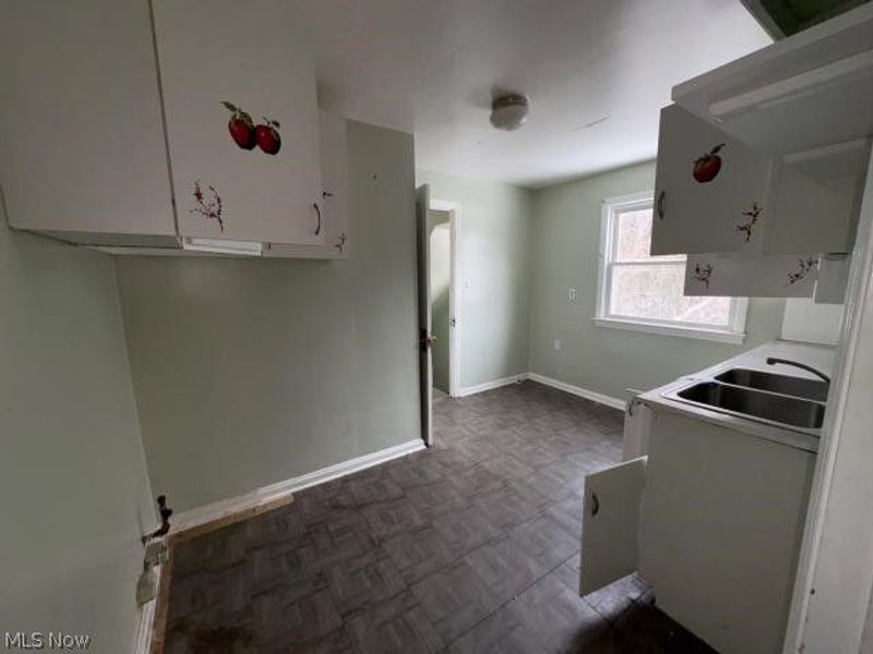 12008 Buckingham Avenue, Cleveland, OH 44120 Photo 36