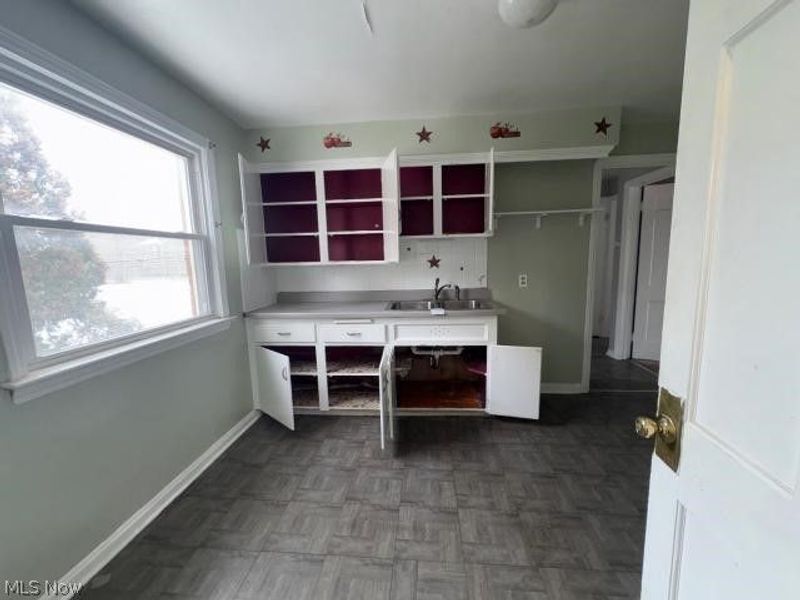 12008 Buckingham Avenue, Cleveland, OH 44120 Photo 37