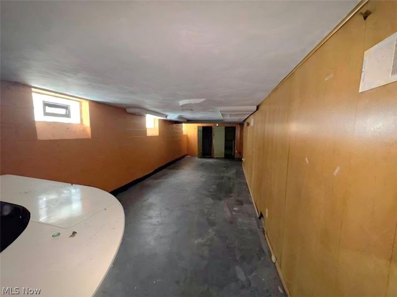 12008 Buckingham Avenue, Cleveland, OH 44120 Photo 44