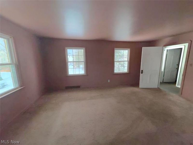 12008 Buckingham Avenue, Cleveland, OH 44120 Photo 48