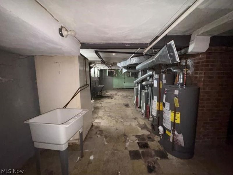 12008 Buckingham Avenue, Cleveland, OH 44120 Photo 8