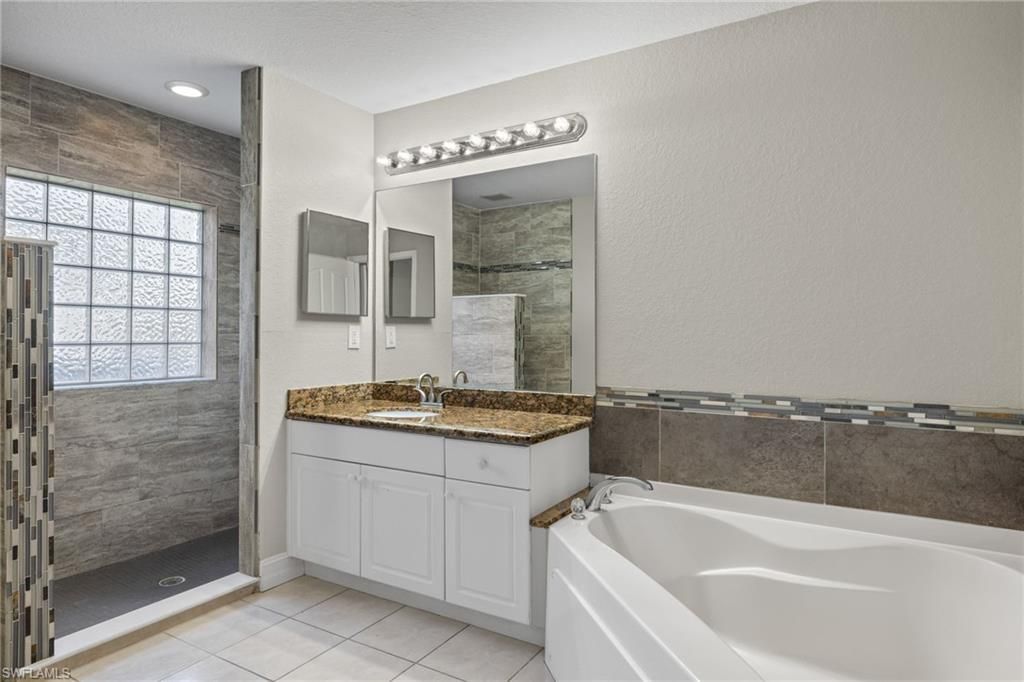 516 SW 27th St , Cape Coral, FL 33914 Photo