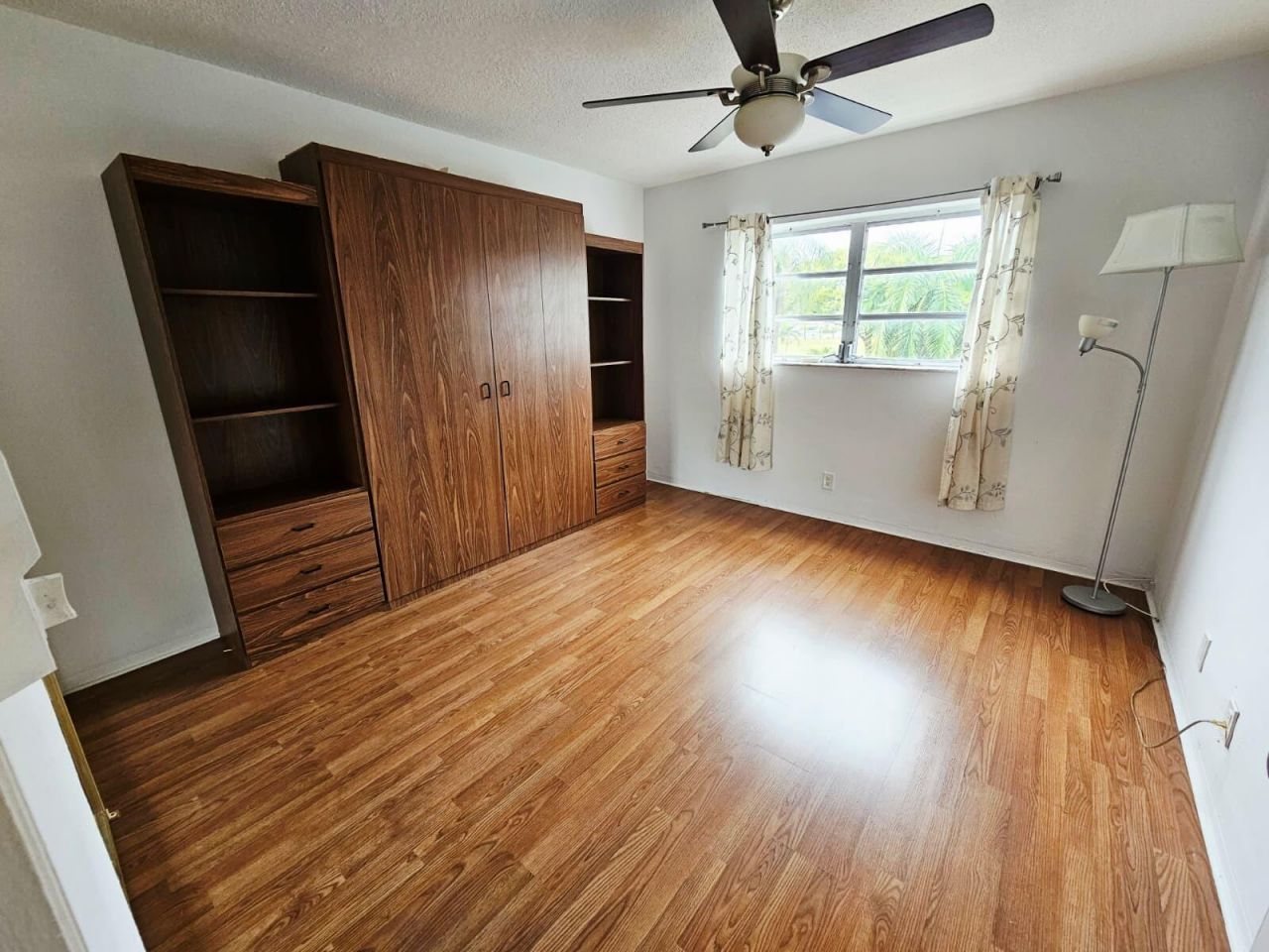 501 Blue Heron Drive, Hallandale Beach, FL 33009 Photo