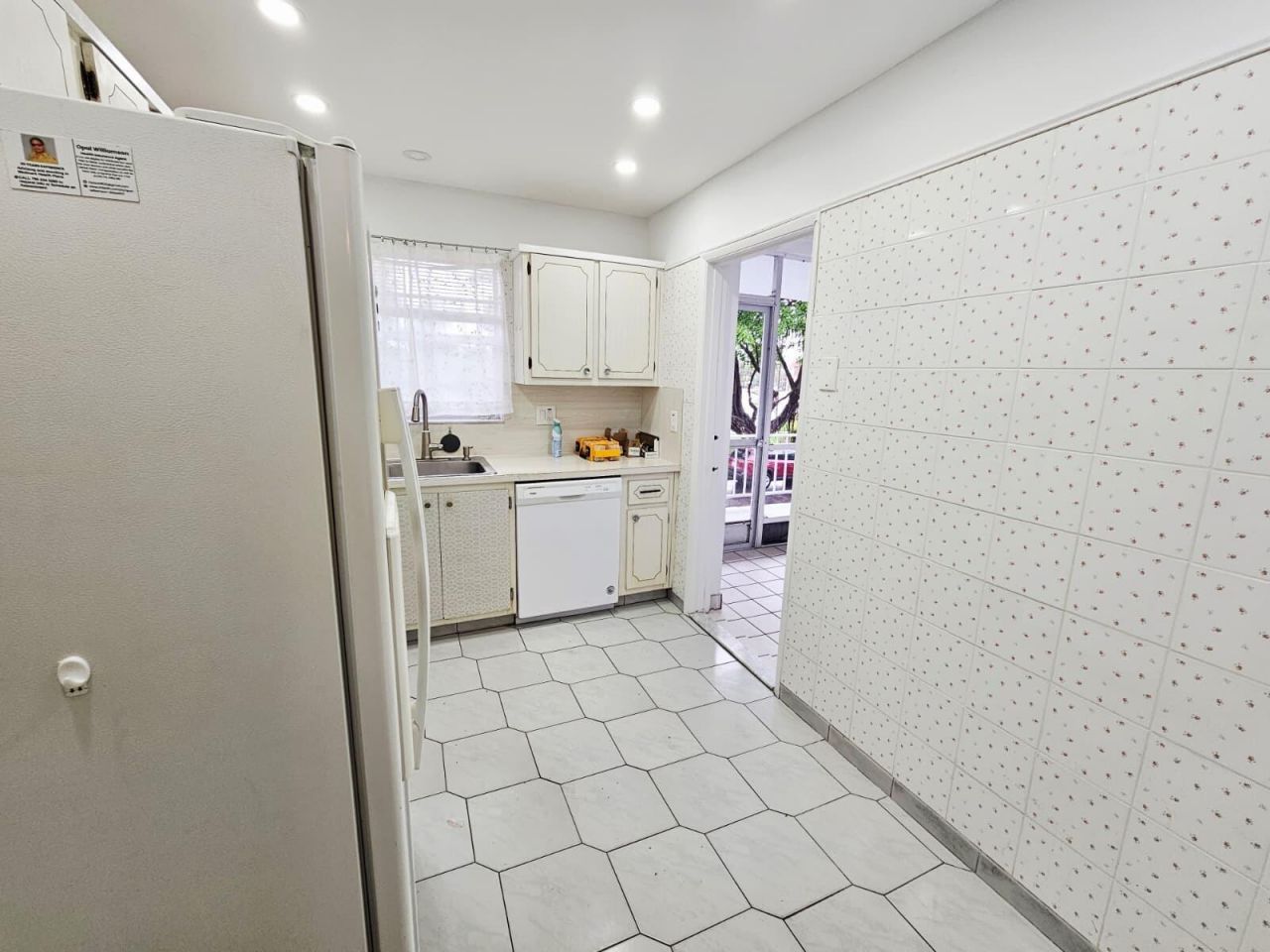 501 Blue Heron Drive, Hallandale Beach, FL 33009 Photo