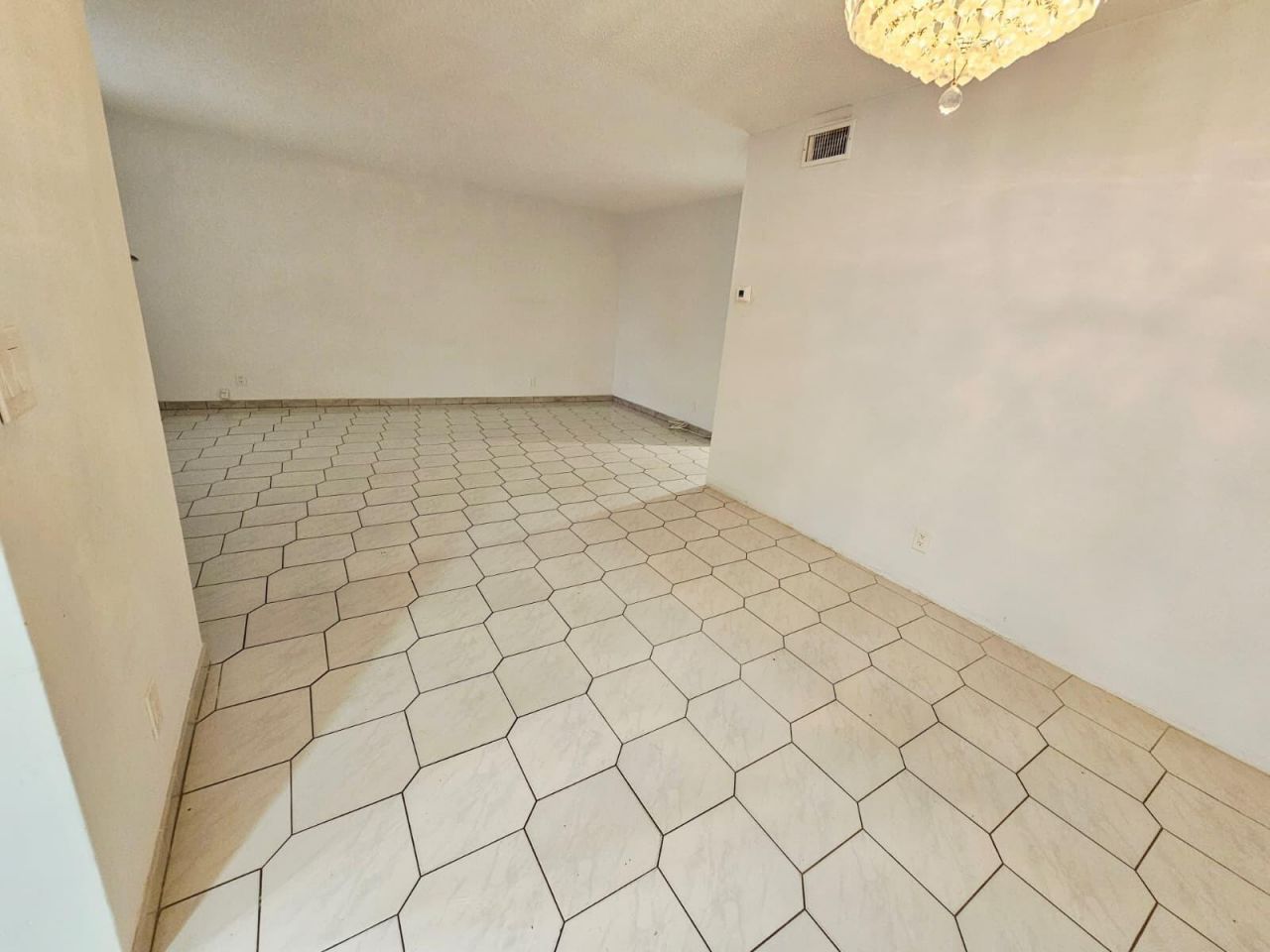 501 Blue Heron Drive, Hallandale Beach, FL 33009 Photo