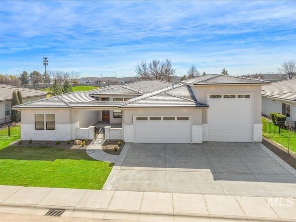 2927 W Three Lakes Dr., Meridian, ID 83646