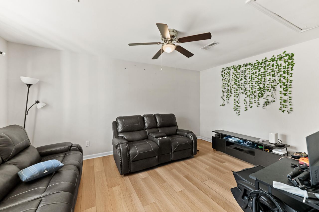 4471 Farmwood Court Photo 4