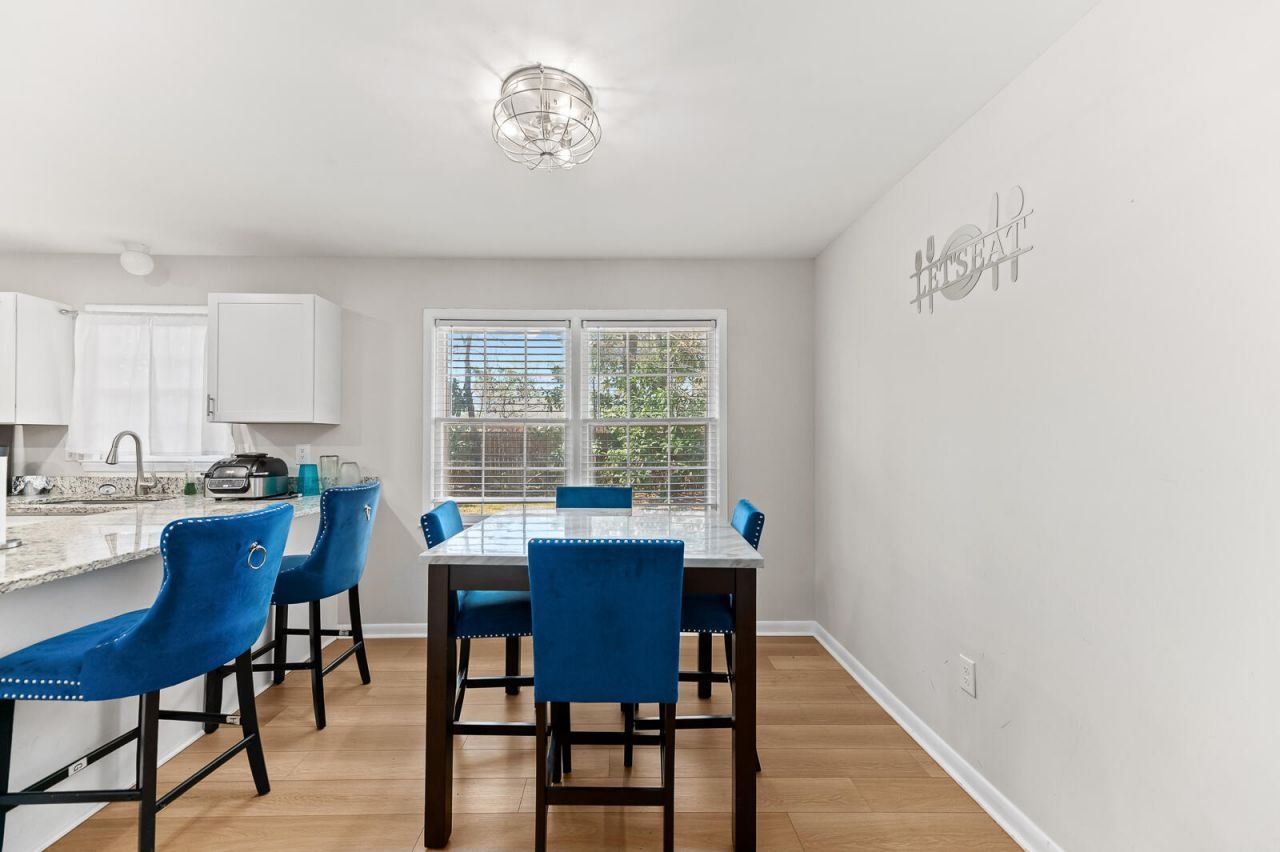 4471 Farmwood Court Photo 5