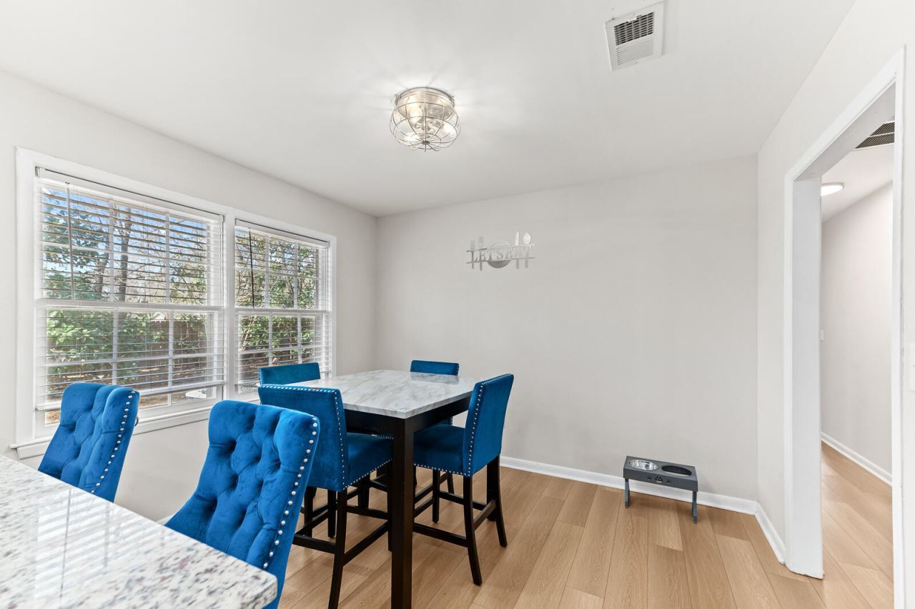 4471 Farmwood Court Photo 6