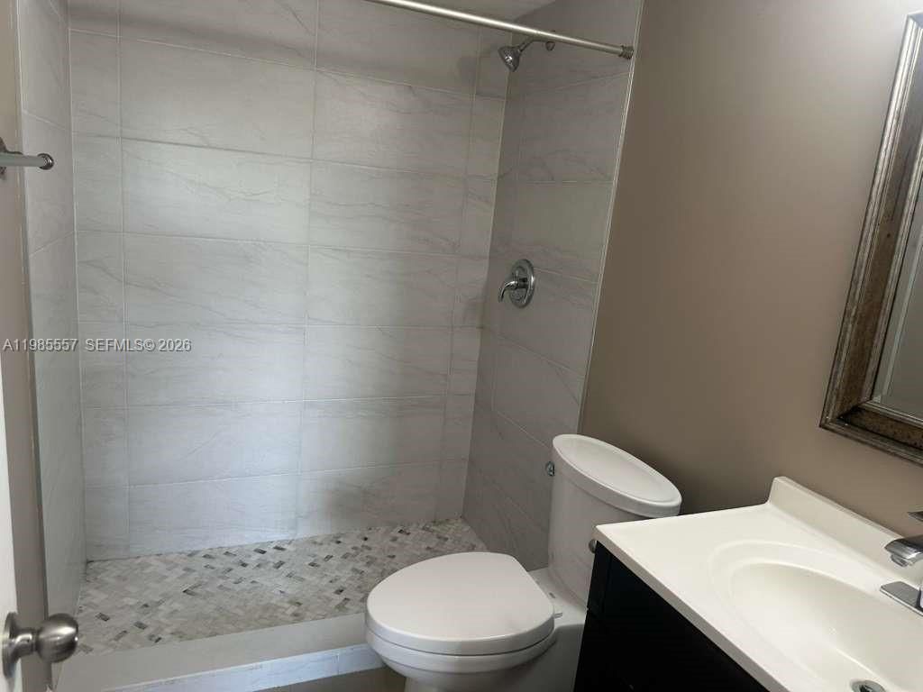 8185 NW 7th St , Unit 319, Miami, FL 33126 Photo